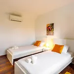 Casa Di Oliva-house With Heated Pool & Jacuzzi In Trilj, Croatia