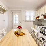 빌라 Casa Di Oliva-house With Heated Pool & Jacuzzi In Trilj, Croatia 트릴리