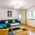 Casa Di Oliva-house With Heated Pool & Jacuzzi In Trilj, Croatia 트릴리