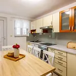 Casa Di Oliva-house With Heated Pool & Jacuzzi In Trilj, Croatia * 트릴리