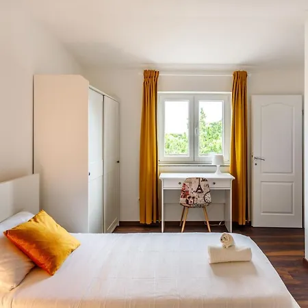 Casa Di Oliva-house With Heated Pool & Jacuzzi In Trilj, Croatia Vila Trilj
