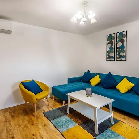 Casa Di Oliva-house With Heated Pool & Jacuzzi In Trilj, Croatia Vila *