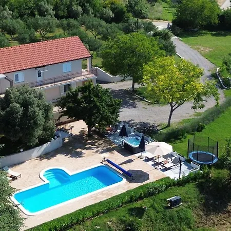 Casa Di Oliva-house With Heated Pool & Jacuzzi In Trilj, Croatia * Trilj
