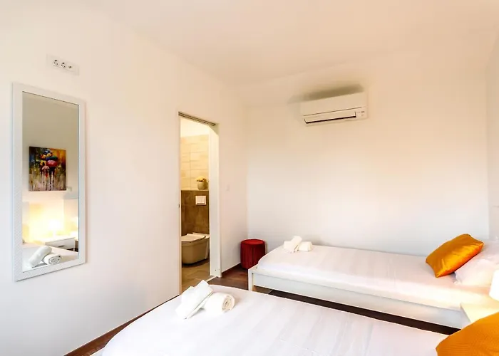 Casa Di Oliva-house With Heated Pool & Jacuzzi In Trilj, Croatia * Trilj