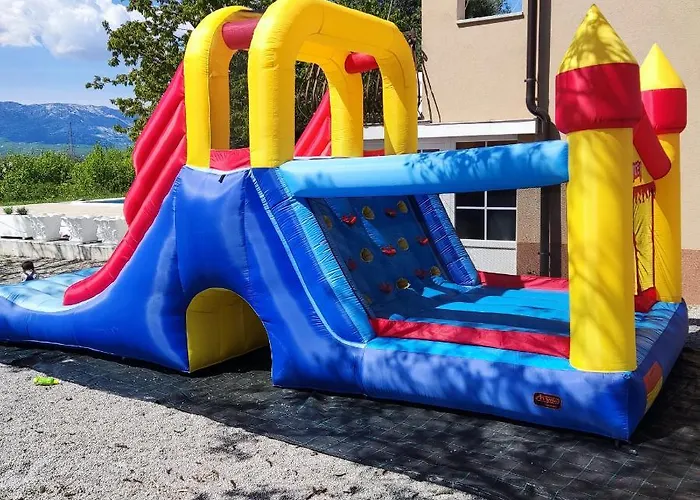 Casa Di Oliva-house With Heated Pool & Jacuzzi In Trilj, Croatia Villa *