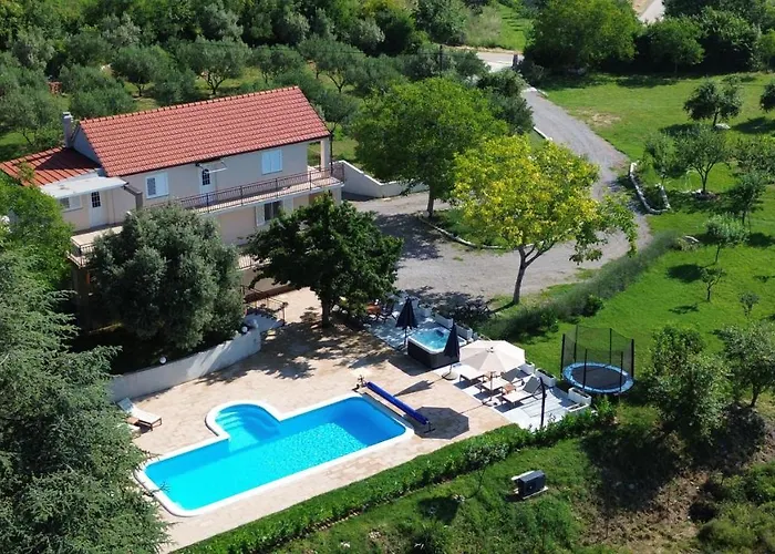 Casa Di Oliva-house With Heated Pool & Jacuzzi In Trilj, Croatia * Trilj