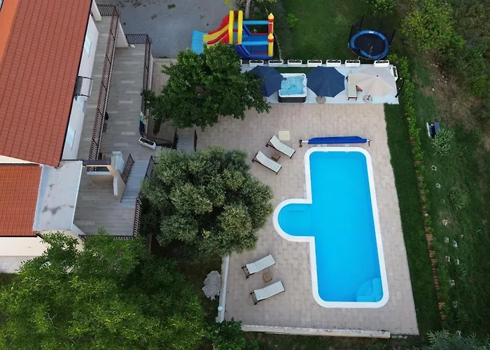 Casa Di Oliva-house With Heated Pool & Jacuzzi In Trilj, Croatia *